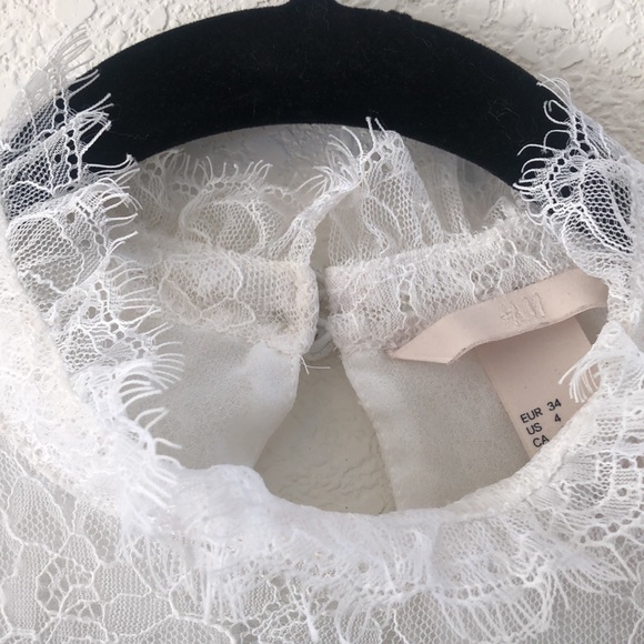 H&M Ruffle and Lace Long Sleeve Off-White Blouse Size 4 - Picture 8 of 10